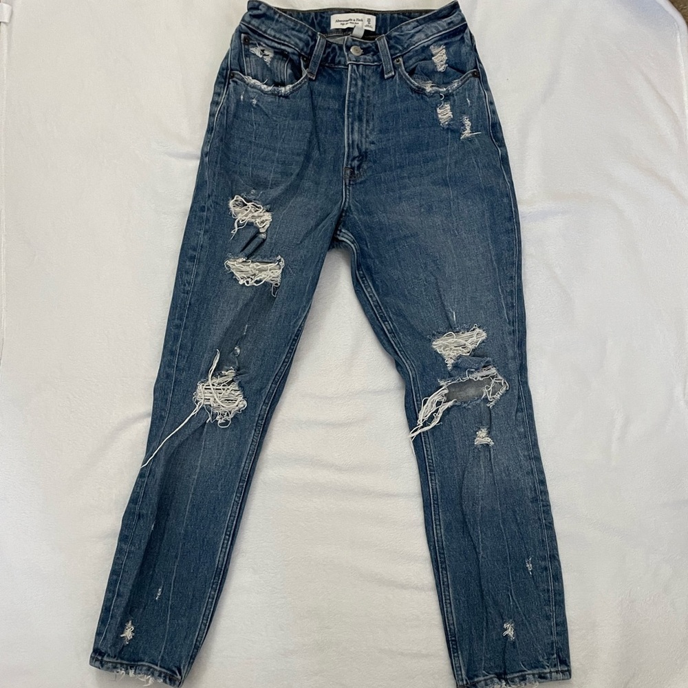 Abercrombie & Fitch High Rise Mom Jeans
